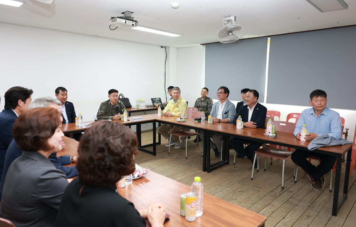 추석명절맞이 군 복지기관 위문방문 첨부이미지 : 2026. 09. 21 추석명절맞이 군 복지기관 위문방문 (3).JPG