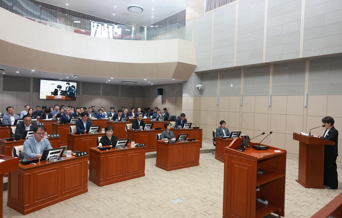 10대 제348회 고흥군의회 제1차 정례회 제1차 본회의 첨부이미지 : 2026. 09. 01 제348회 고흥군의회 제1차 정례회 제1차 본회의 (5).JPG
