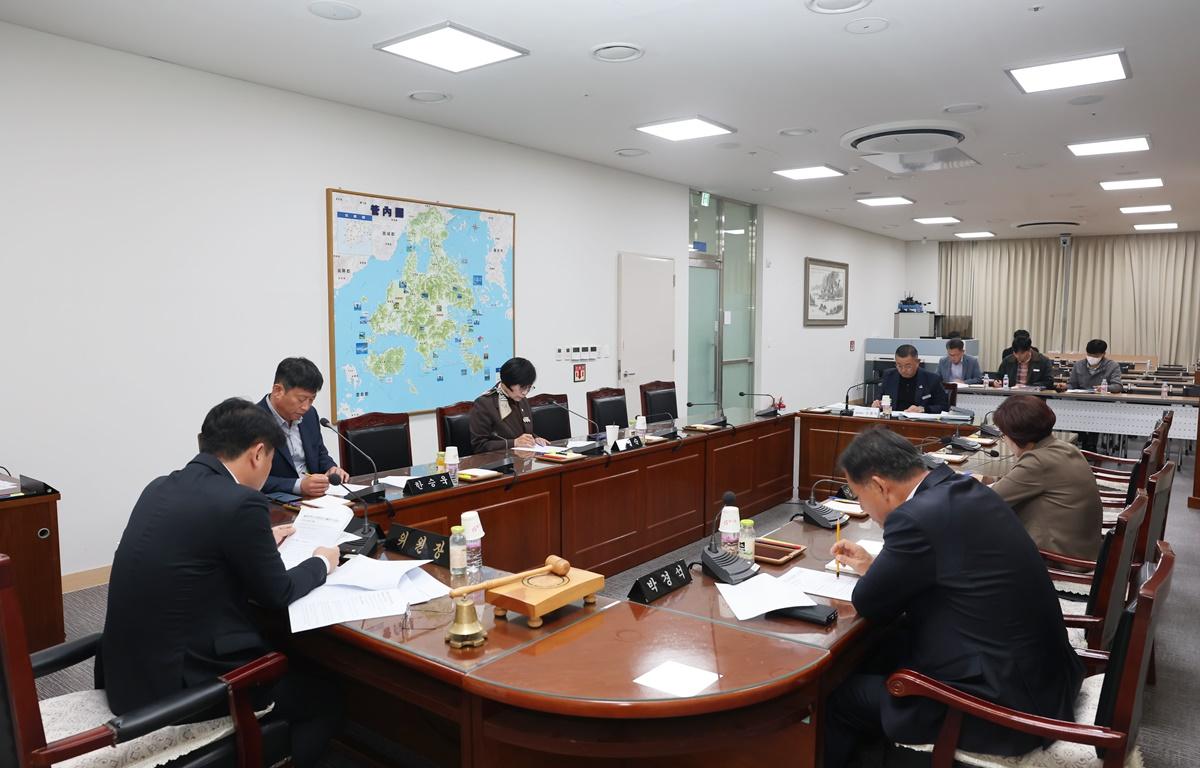 제3차 해창만간척지조사특별위원회 첨부이미지 : 2025.11.11 제3차 해창만간척지조사특별위원회 (3).JPG