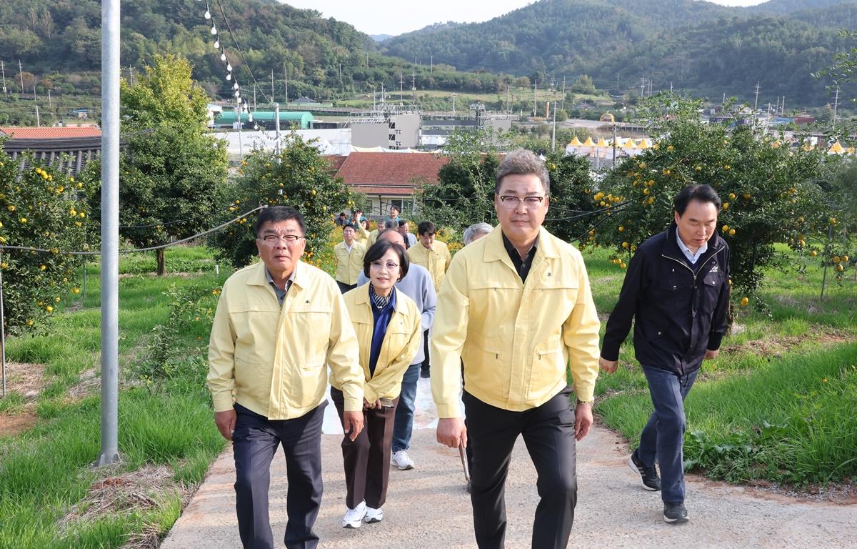 고흥군의회, 고흥유자축제 주요시설 사전 현장점검 첨부이미지 : 2025.11.4 고흥군의회, 고흥유자축제 주요시설 사전 현장점검 (4).JPG