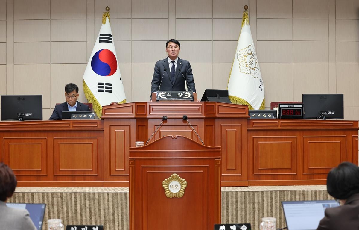 제342회 제2차 정례회 고흥군의회 임시회 제1차 본회의 첨부이미지 : 2025.11.10 제342회 제2차 정례회 고흥군의회 임시회 제1차 본회의 (3).JPG