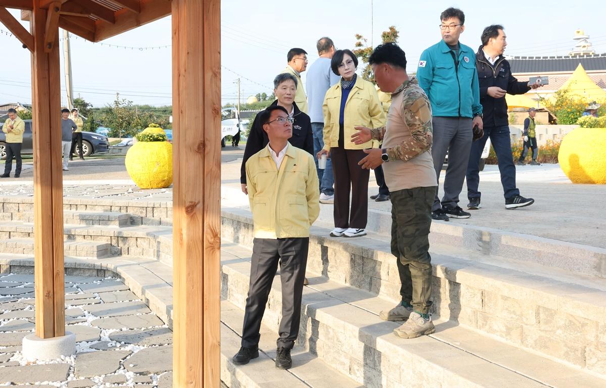 고흥군의회, 고흥유자축제 주요시설 사전 현장점검 첨부이미지 : 2025.11.4 고흥군의회, 고흥유자축제 주요시설 사전 현장점검 (6).JPG
