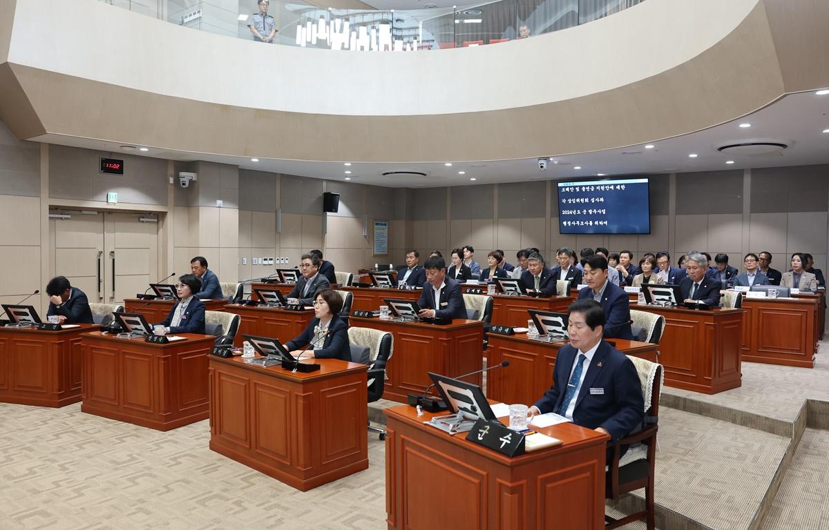 제341회 고흥군의회 임시회 제1차 본회의 첨부이미지 : 2025.10.14 제341회 고흥군의회 임시회 제1차 본회의 (5).JPG