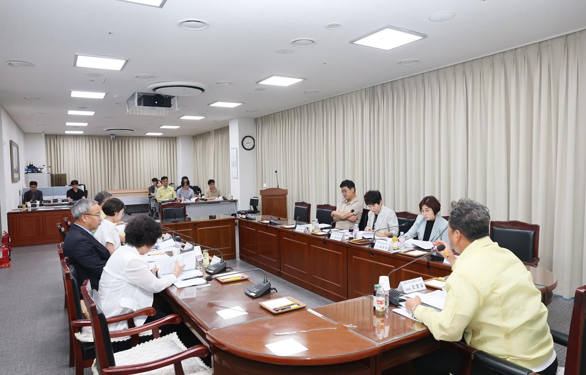 고흥군 조례입법평가 연구용역 중간보고회 첨부이미지 : 2025.8.19 고흥군 조례입법평가 연구용역 중간보고회 (4).JPG