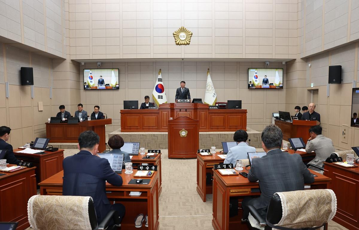 제337회 고흥군의회 제1차 정례회 제1차 본회의 첨부이미지 : 2025.6.2 제337회 고흥군의회 제1차 정례회 제1차 본회의 (2).JPG