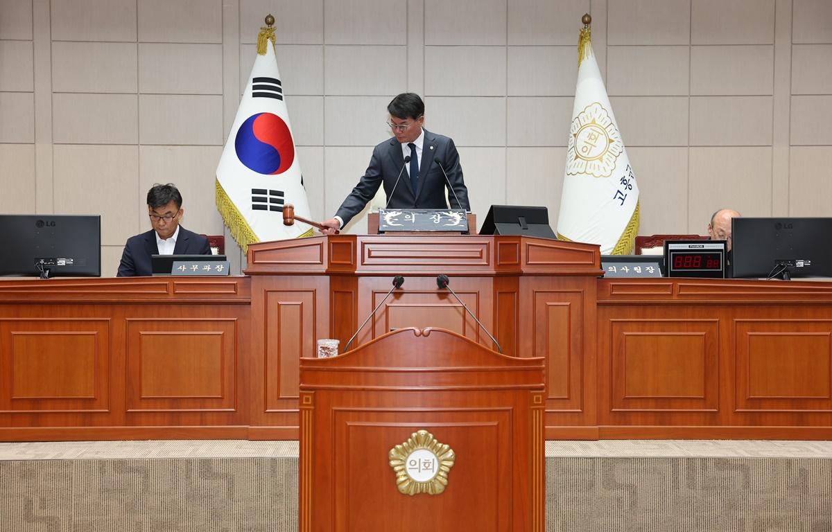 제337회 고흥군의회 제1차 정례회 제1차 본회의 첨부이미지 : 2025.6.2 제337회 고흥군의회 제1차 정례회 제1차 본회의 (5).JPG