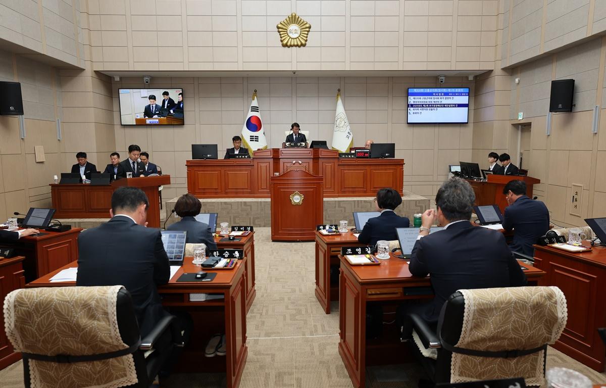 제335회 고흥군의회 임시회 제1차 본회의 첨부이미지 : 2025.4.14 제335회 고흥군의회 임시회 제1차 본회의 (7).JPG