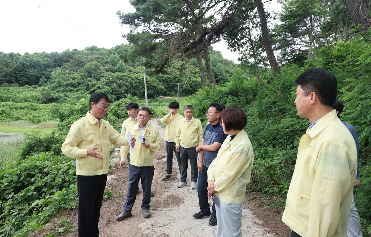 고흥군의회, 가뭄대응 저수지 현장점검 첨부이미지 : 2025.7.15 고흥군의회, 가뭄대응 저수지 현장점검 (5).JPG
