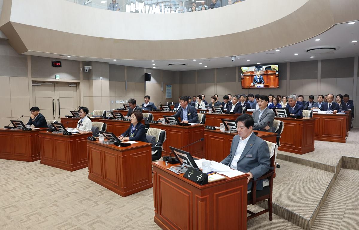 제340회 고흥군의회 임시회 제1차 본회의 첨부이미지 : 2025.9.8 제340회 고흥군의회 임시회 제1차 본회의 (3).JPG