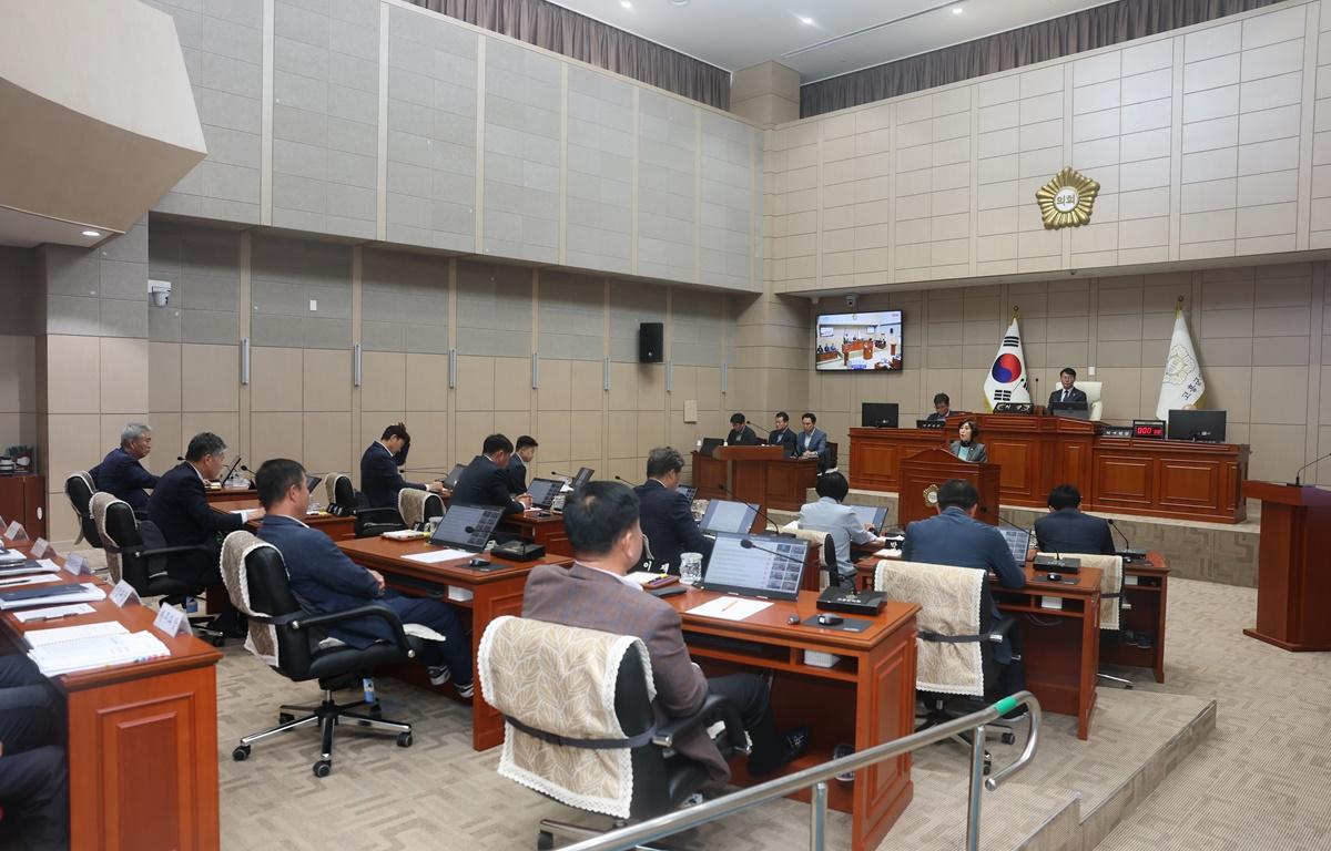 제336회 고흥군의회 임시회 제2차 본회의 첨부이미지 : 2025.5.15 제336회 고흥군의회 임시회 제2차 본회의 (8).JPG
