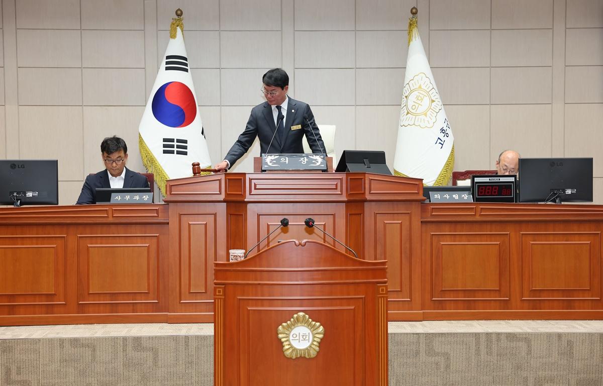 제336회 고흥군의회 임시회 제1차 본회의 첨부이미지 : 2025.5.13 제336회 고흥군의회 임시회 제1차 본회의 (4).JPG