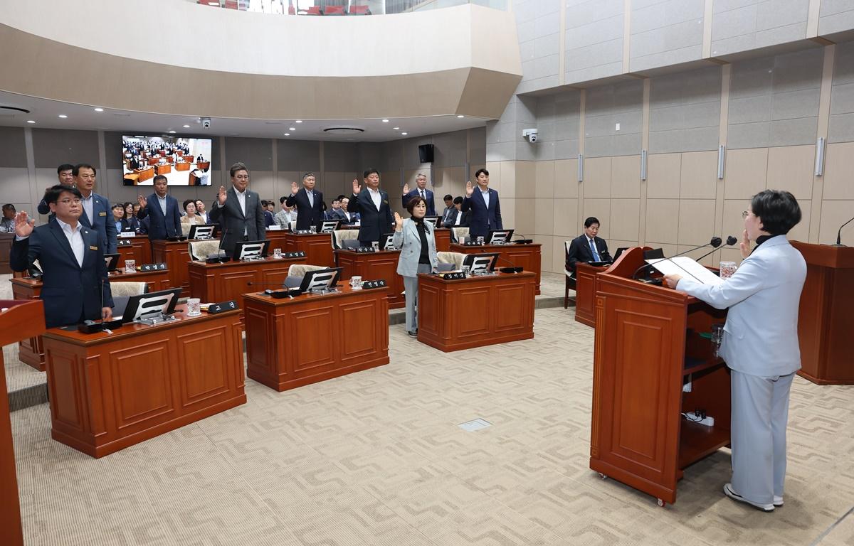 제336회 고흥군의회 임시회 제1차 본회의 첨부이미지 : 2025.5.13 제336회 고흥군의회 임시회 제1차 본회의 (3).JPG