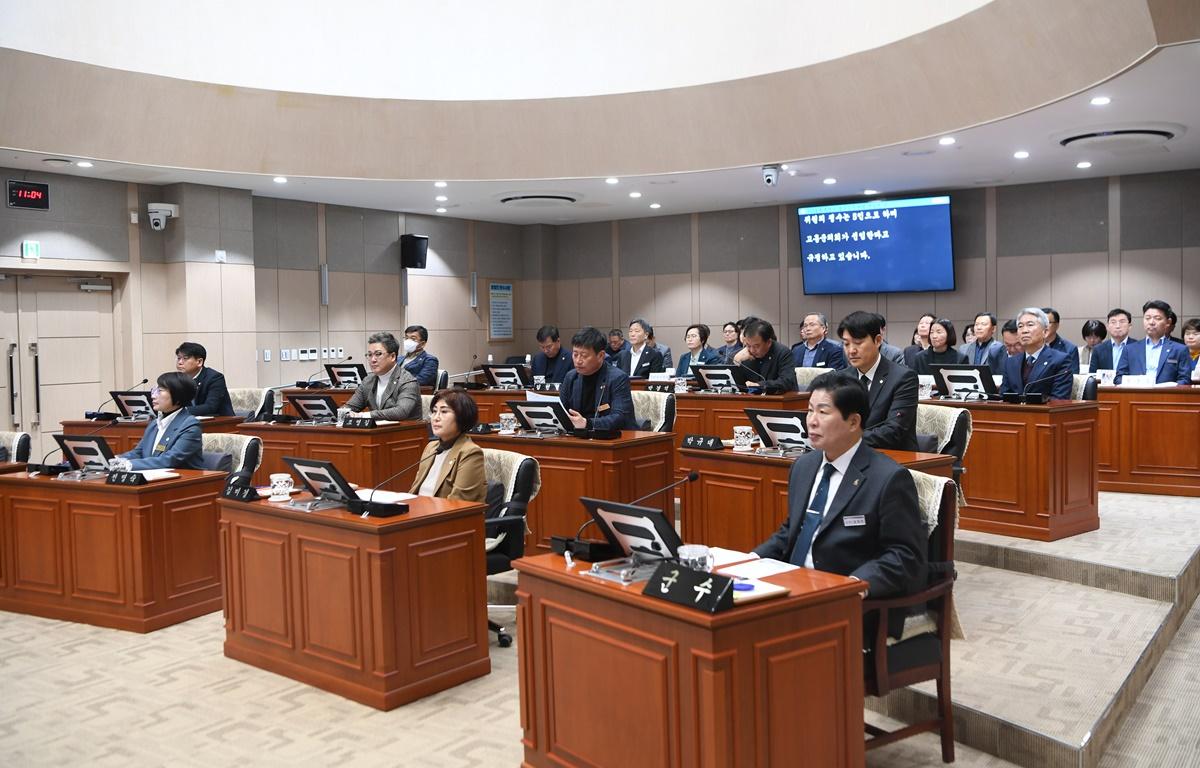 제334회 고흥군의회 임시회 제1차 본회의 첨부이미지 : 2025.3.18 제334회 고흥군의회 임시회 제1차 본회의 (9).JPG