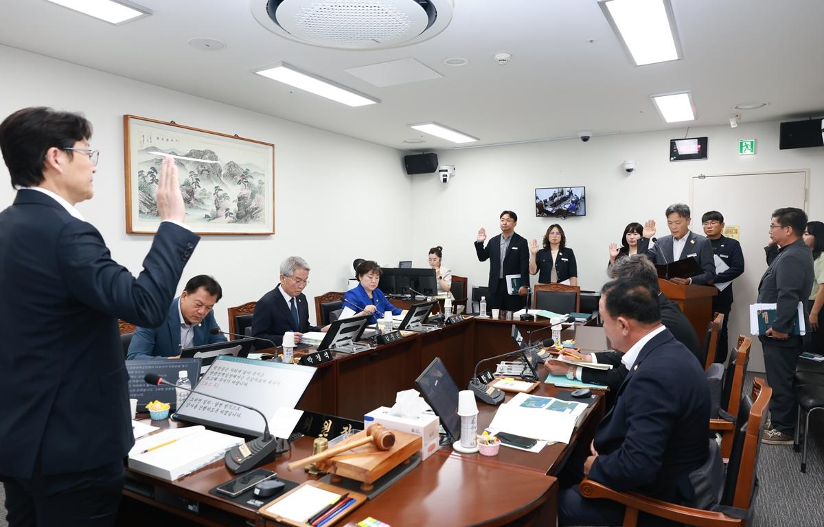 10대 2026년도 행정사무감사(산업건설위원회) 첨부이미지 : 2026. 09. 08 2026년도 행정사무감사(산업건설위원회) (4).JPG