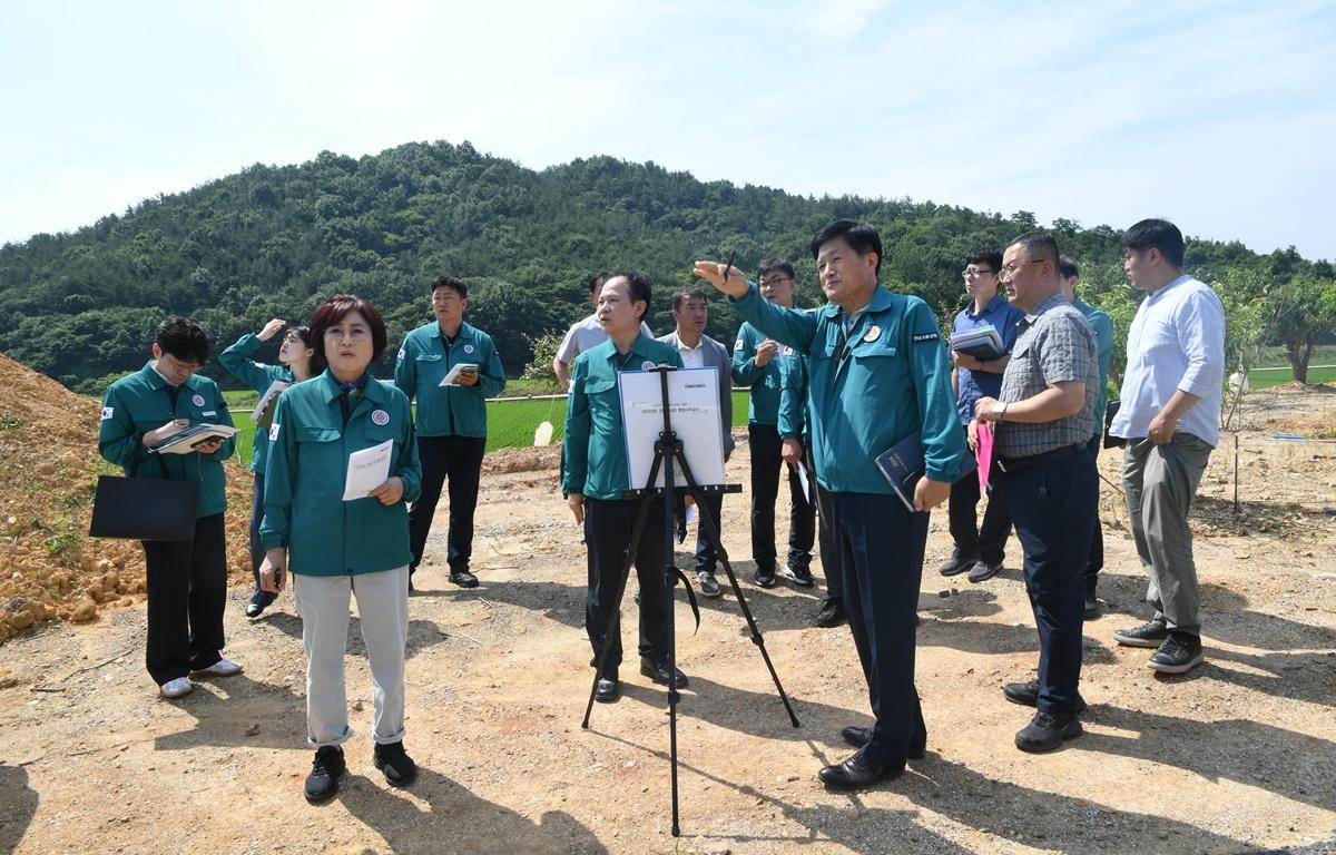 제326회 고흥군의회 제1차 정례회 행정사무감사 현장감사(산업건설위원회) 첨부이미지 : 2024.6.19 제326회 고흥군의회 제1차 정례회 행정사무감사 현장감사(산업건설위원회) (2).JPG