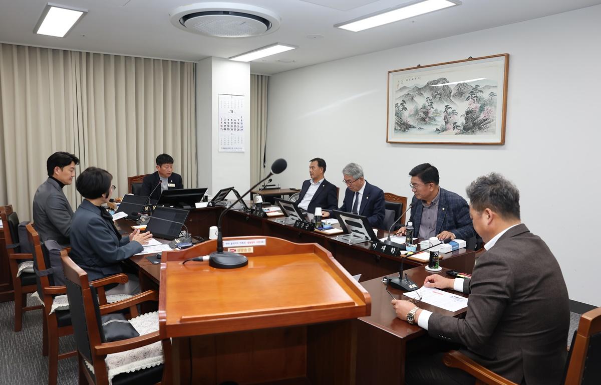 제342회 제2차 정례회 제2차 산업건설위원회 첨부이미지 : 2025.11.19 제342회 제2차 정례회 제2차 산업건설위원회 (5).JPG