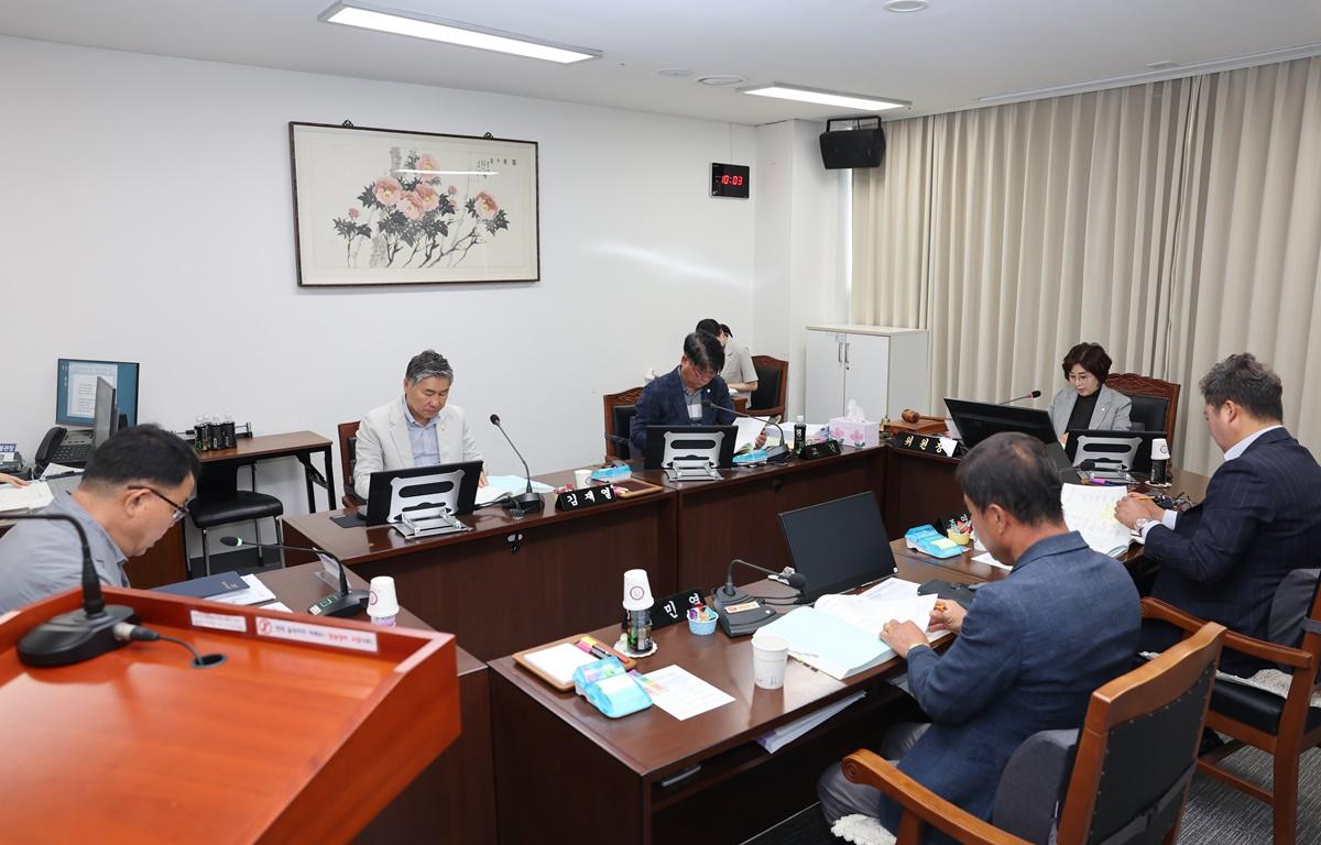 2025년 행정사무감사(행정자치위원회) 첨부이미지 : 2025.6.13 2025년 행정사무감사(행정자치위원회) (5).JPG