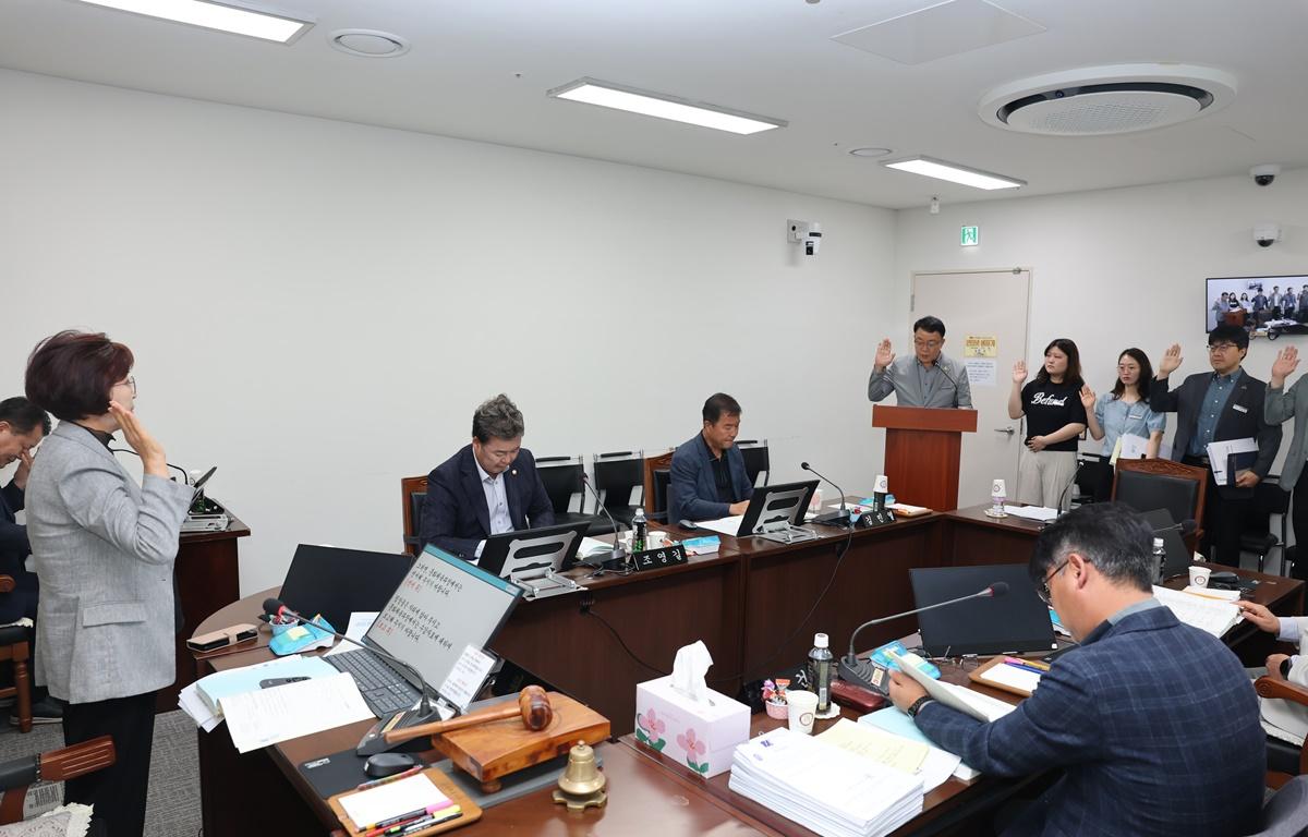 2025년 행정사무감사(행정자치위원회) 첨부이미지 : 2025.6.13 2025년 행정사무감사(행정자치위원회) (4).JPG