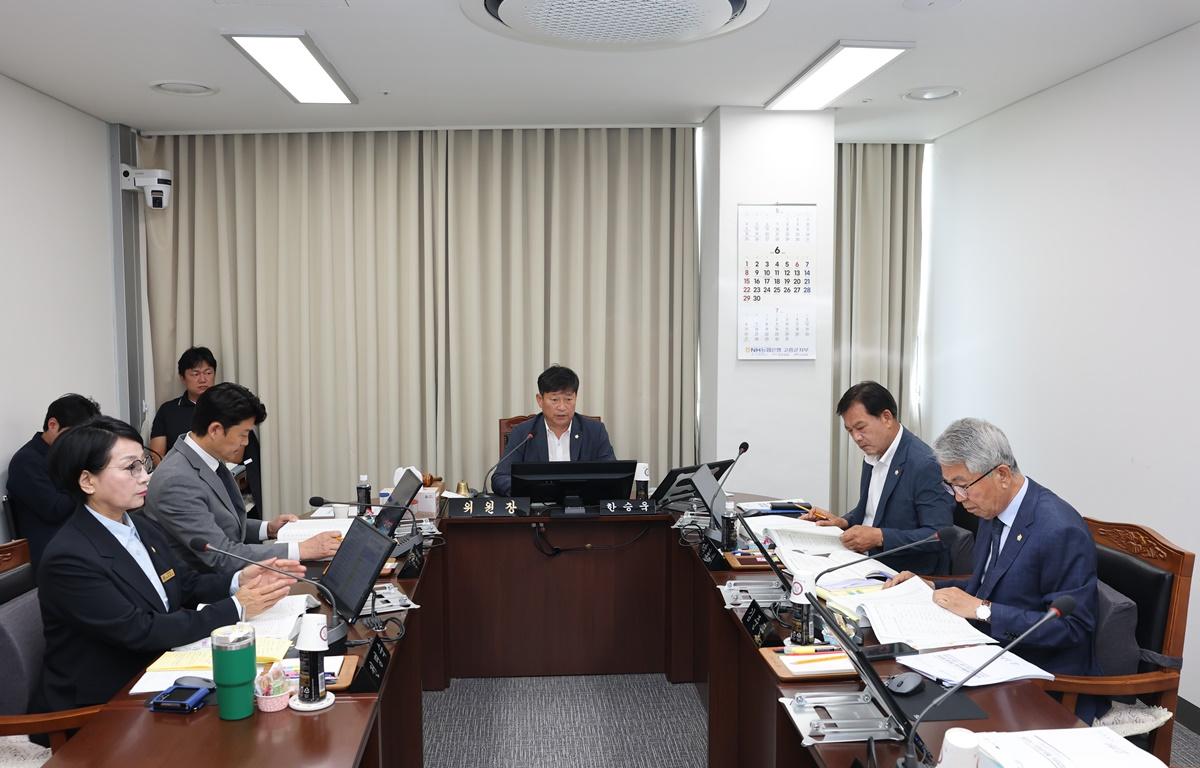 2025년 행정사무감사(산업건설위원회) 첨부이미지 : 2025.6.11 2025년 행정사무감사(산업건설위원회) (3).JPG