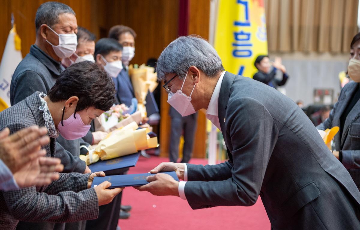 제2회 고흥군 이장 화합 한마음대회  첨부이미지 : 2022.11.26 제2회 고흥군 이장 화합 한마음대회 (7).jpg