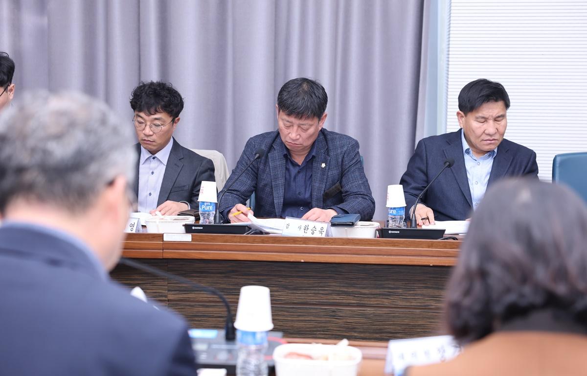 2026년도 (사)고흥군교육발전위원회 대의원 총회 첨부이미지 : 2026.2.26 2026년도 (사)고흥군교육발전위원회 대의원 총회 (3).JPG