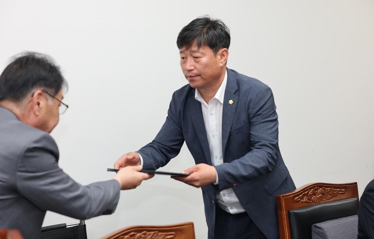 2025년 행정사무감사(산업건설위원회) 첨부이미지 : 2025.6.11 2025년 행정사무감사(산업건설위원회) (26).JPG