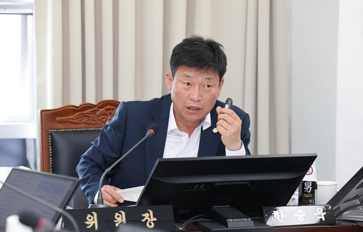 제335회 고흥군의회 임시회 제3차 산업건설위원회 첨부이미지 : 2025.4.16 제335회 고흥군의회 임시회 제3차 산업건설위원회 (12).JPG