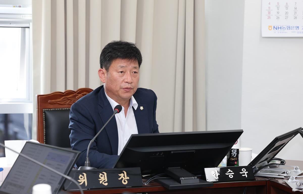 제335회 고흥군의회 임시회 제3차 산업건설위원회 첨부이미지 : 2025.4.16 제335회 고흥군의회 임시회 제3차 산업건설위원회 (14).JPG