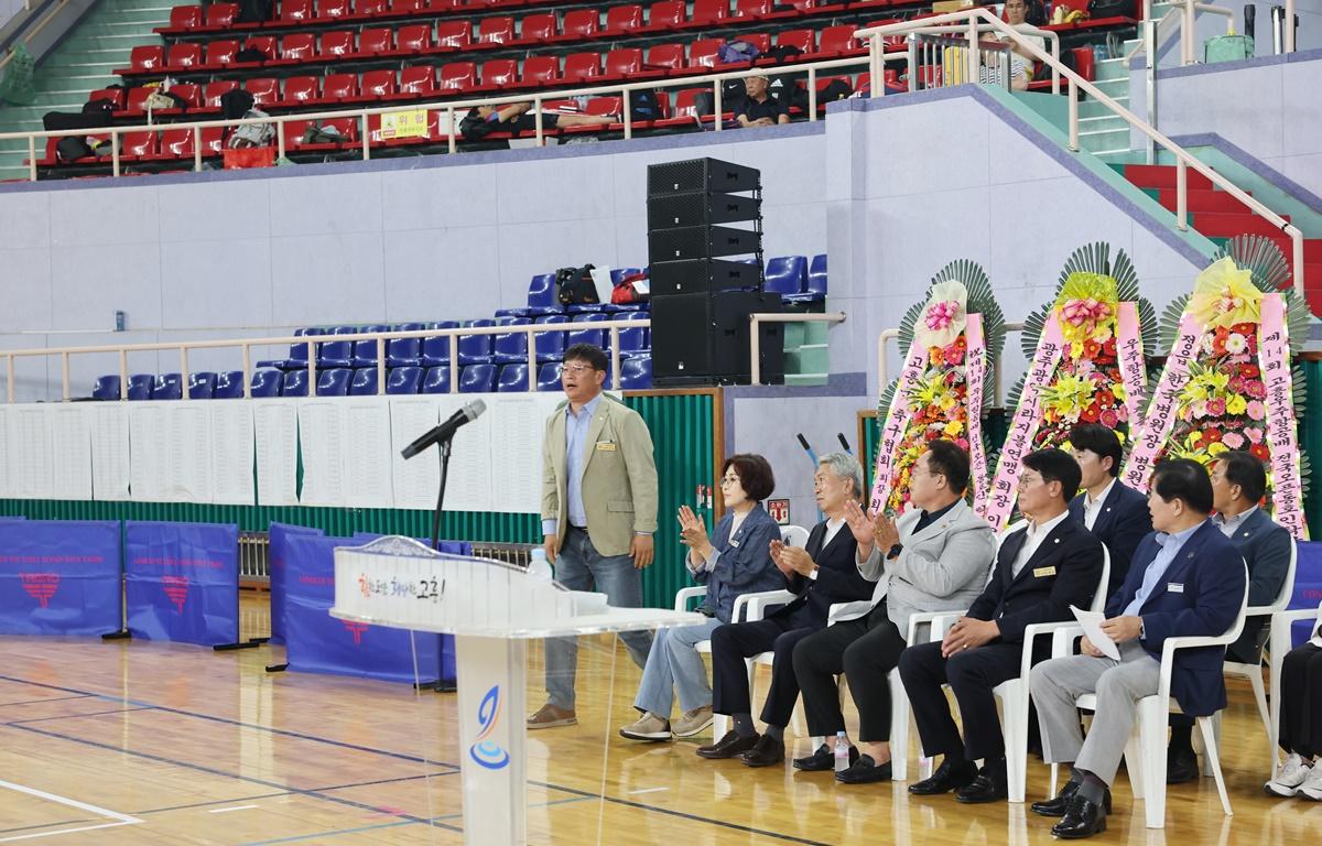 2025년도 제14회 고흥우주항공배 전국오픈 동호인 탁구대회 개회식 첨부이미지 : 2025.6.28 2025년도 제14회 고흥우주항공배 전국오픈 동호인 탁구대회 개회식 (9).JPG