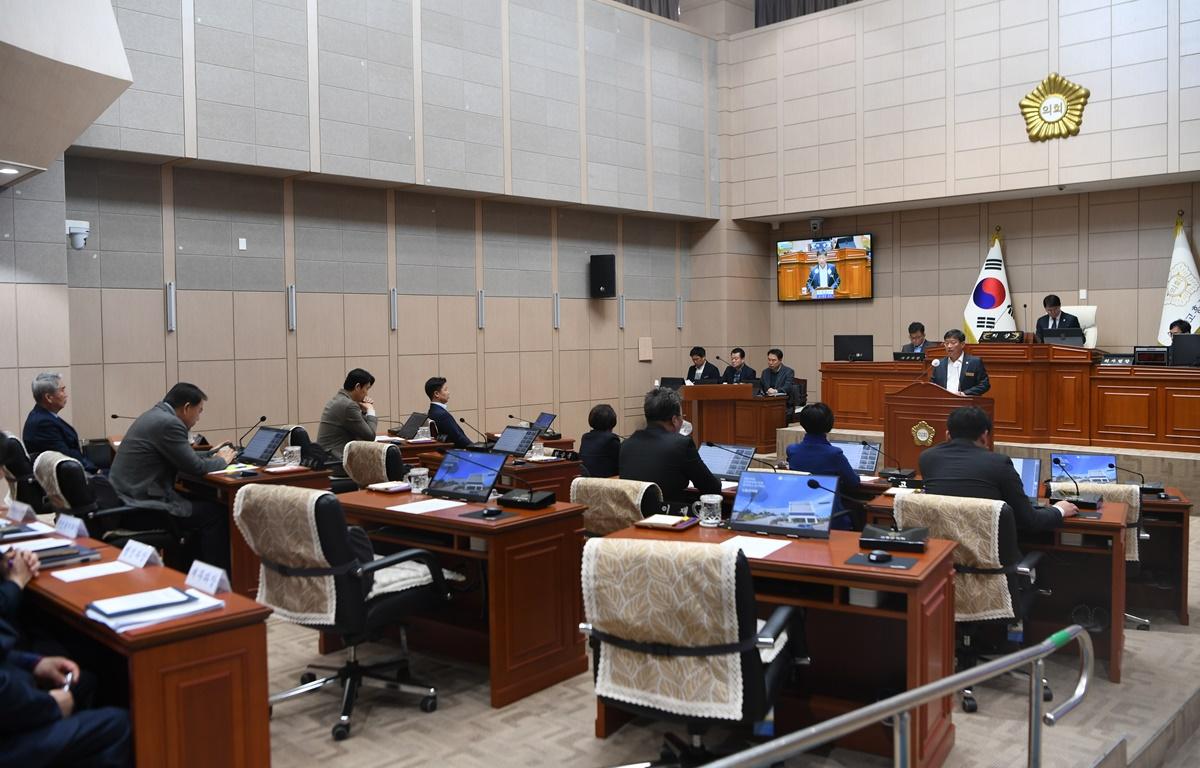 제334회 고흥군의회 임시회 제2차 본회의 첨부이미지 : 2025.3.20 제334회 임시회 제2차 본회의 (11).JPG