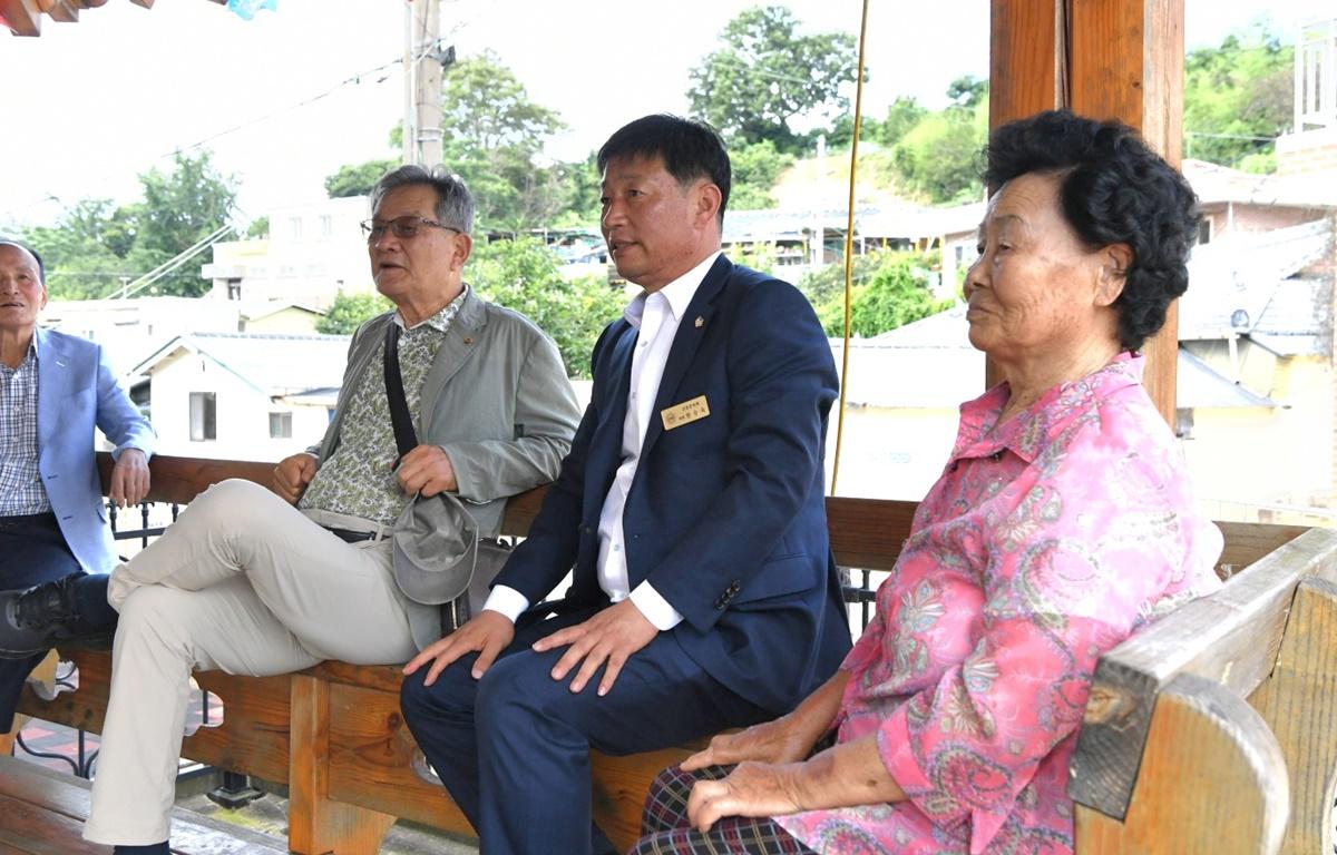 고흥읍 당촌마을 경로당 준공식 첨부이미지 : 2023.07.06 고흥읍 당촌마을 경로당 준공식 (2).jpg