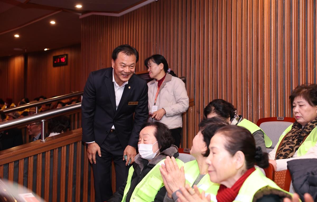 2026년 노인일자리 및 사회활동지원 사업 통합발대식 첨부이미지 : 2026.1.16 2026년 노인일자리 및 사회활동지원 사업 통합발대식(10).JPG