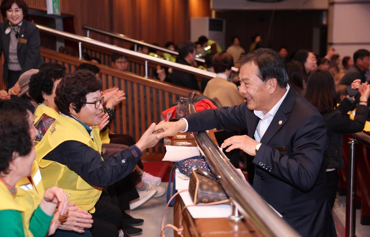 2026년 노인일자리 및 사회활동지원 사업 통합발대식 첨부이미지 : 2026.1.16 2026년 노인일자리 및 사회활동지원 사업 통합발대식(11).JPG