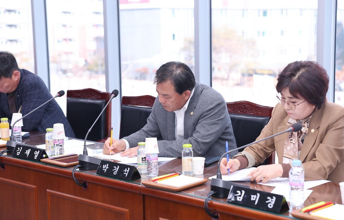 고흥군의회와 고흥군 재가장기요양기관 협의회 간담회 첨부이미지 : 2026.2.25 고흥군의회와 고흥군 재가장기요양기관 협의회 간담회 (9).JPG
