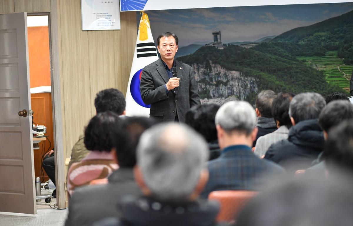 2024 군민과의 지역발전 토론회(영남면) 첨부이미지 : 2024.1.24. 2024 군민과의 지역발전 토론회(영남면) (7).JPG