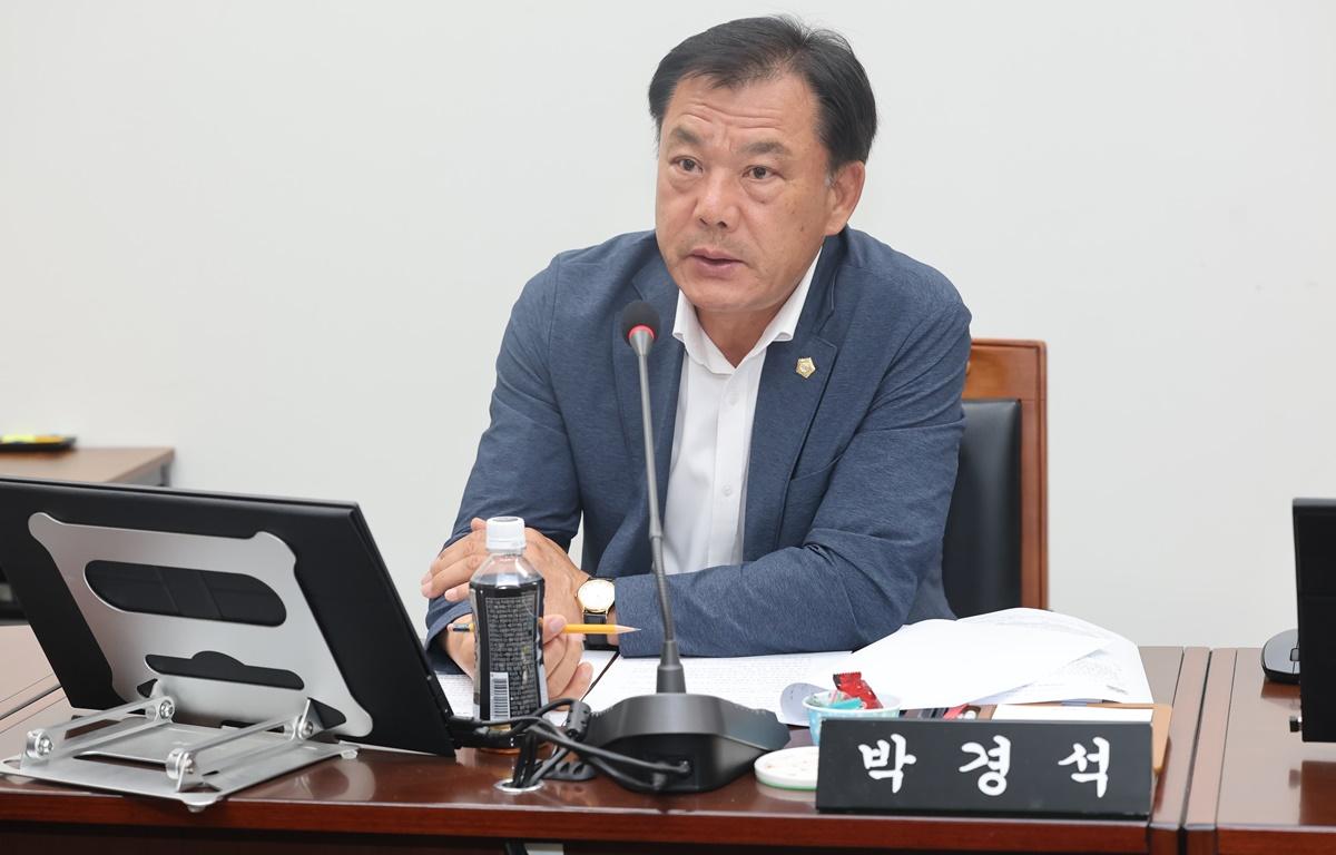 제341회 고흥군의회 임시회 제1차 산업건설위원회 첨부이미지 : 2025.10.15 제341회 고흥군의회 임시회 제1차 산업건설위원회 (28).JPG
