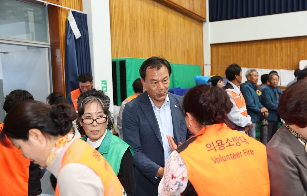 두원면 어르신 경로 위안잔치 첨부이미지 : 2025.5.9 두원면 어르신 경로 위안잔치 (10).JPG