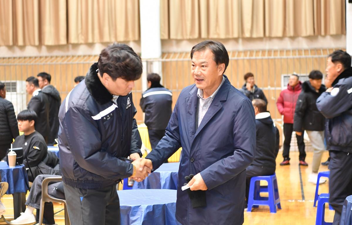 제9회 고흥군 자율방법연합회 한마음 전진대회 첨부이미지 : 2023.12.02 제9회 고흥군 자율방법연합회 한마음 전진대회 (10).JPG