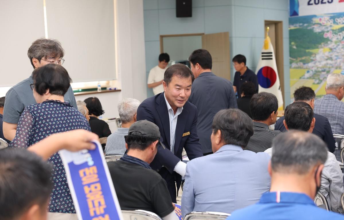 2025 군민과의 지역발전 토론회(과역면) 첨부이미지 : 2025.6.10 2025 군민과의 지역발전 토론회(과역면) (4).JPG