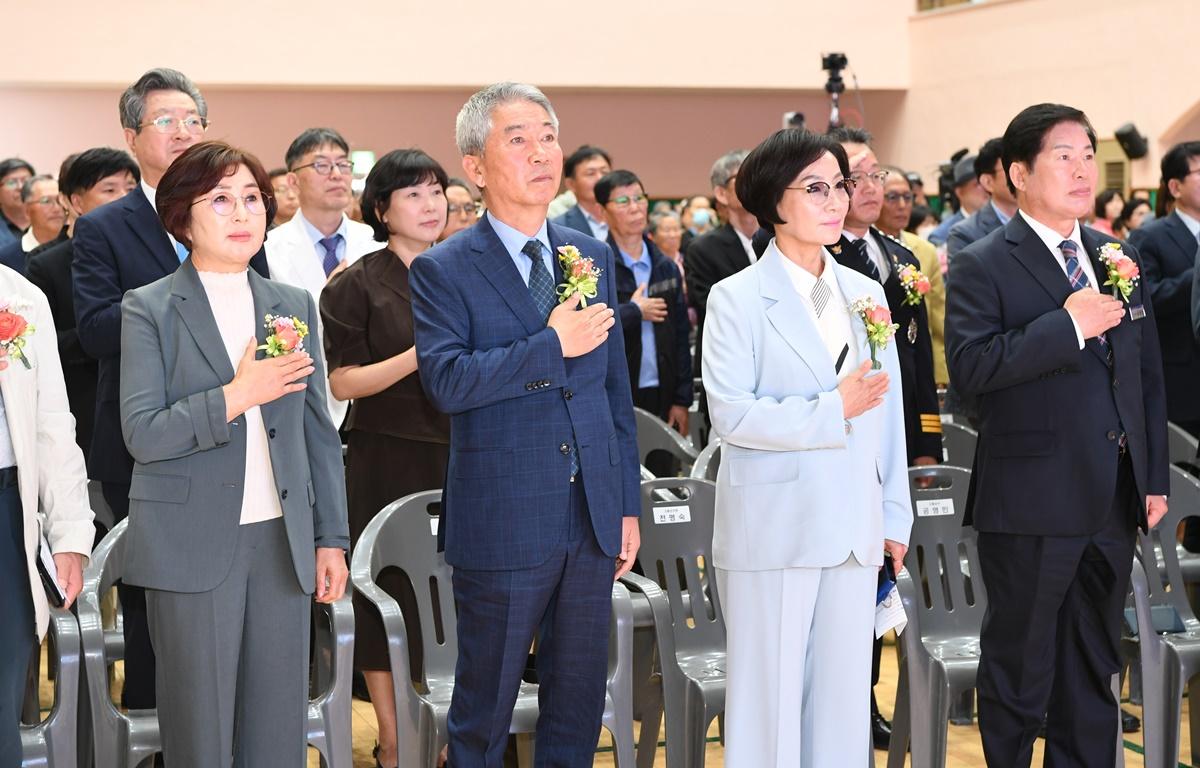 국립소록도병원 개원 제108주년 및 제21회 한센인의 날 행사 (1) 첨부이미지 : 2024.5.17 국립소록도병원 개원 제108주년 및 제21회 한센인의 날 행사 (46).JPG