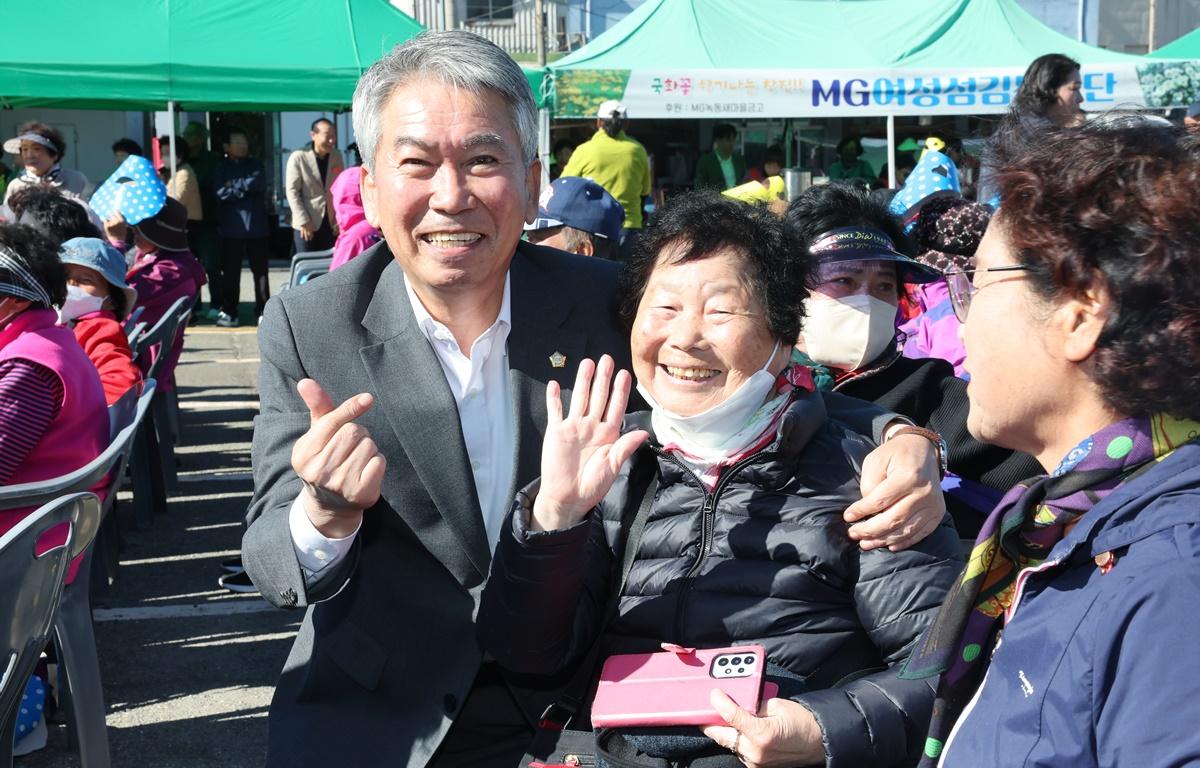 제13회 녹동전통시장 한마음 축제 첨부이미지 : 2025.10.28 제13회 녹동전통시장 한마음 축제 (3).JPG