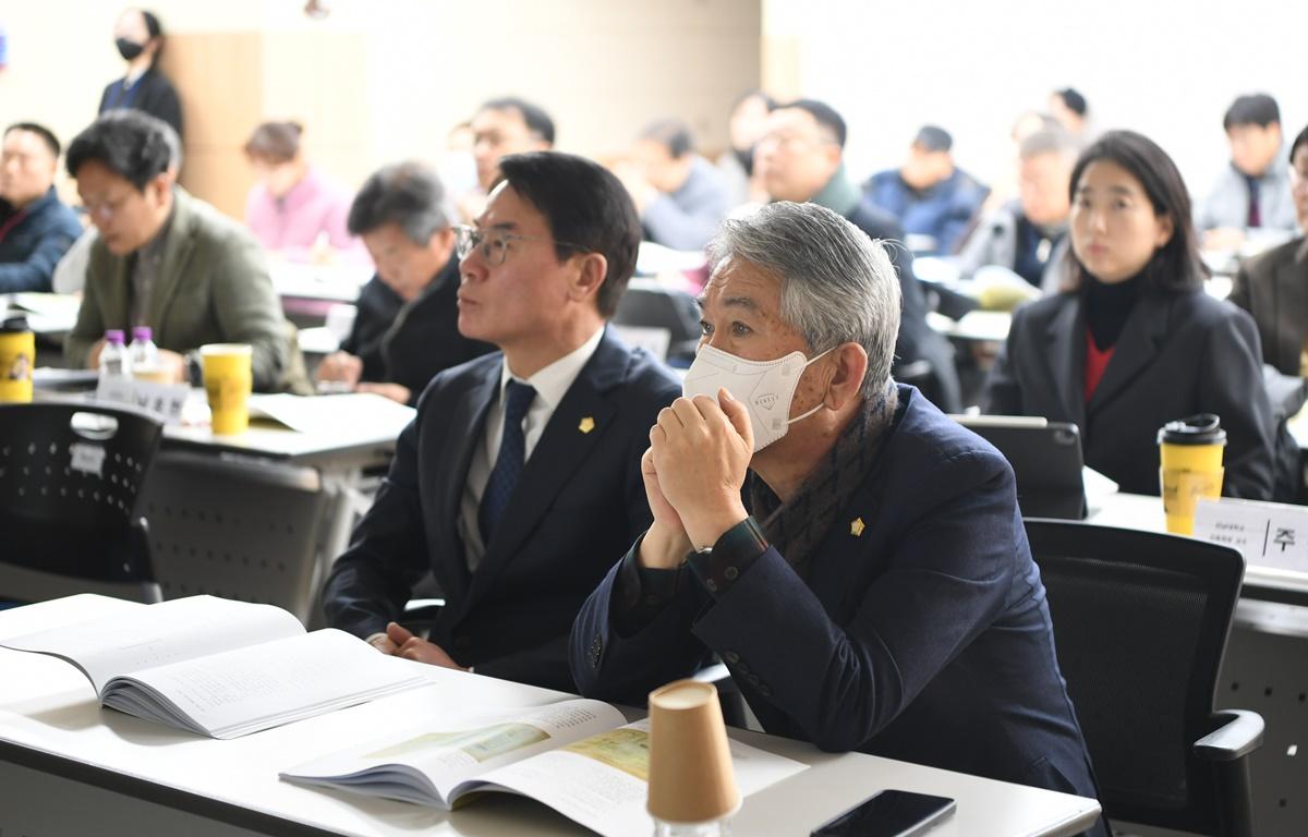 고흥 소록도 자혜의원 본관 고증연구용역 학술 세미나 첨부이미지 : 2025.2.6 고흥 소록도 자혜의원 본관 고증연구용역 학술 세미나 (5).JPG