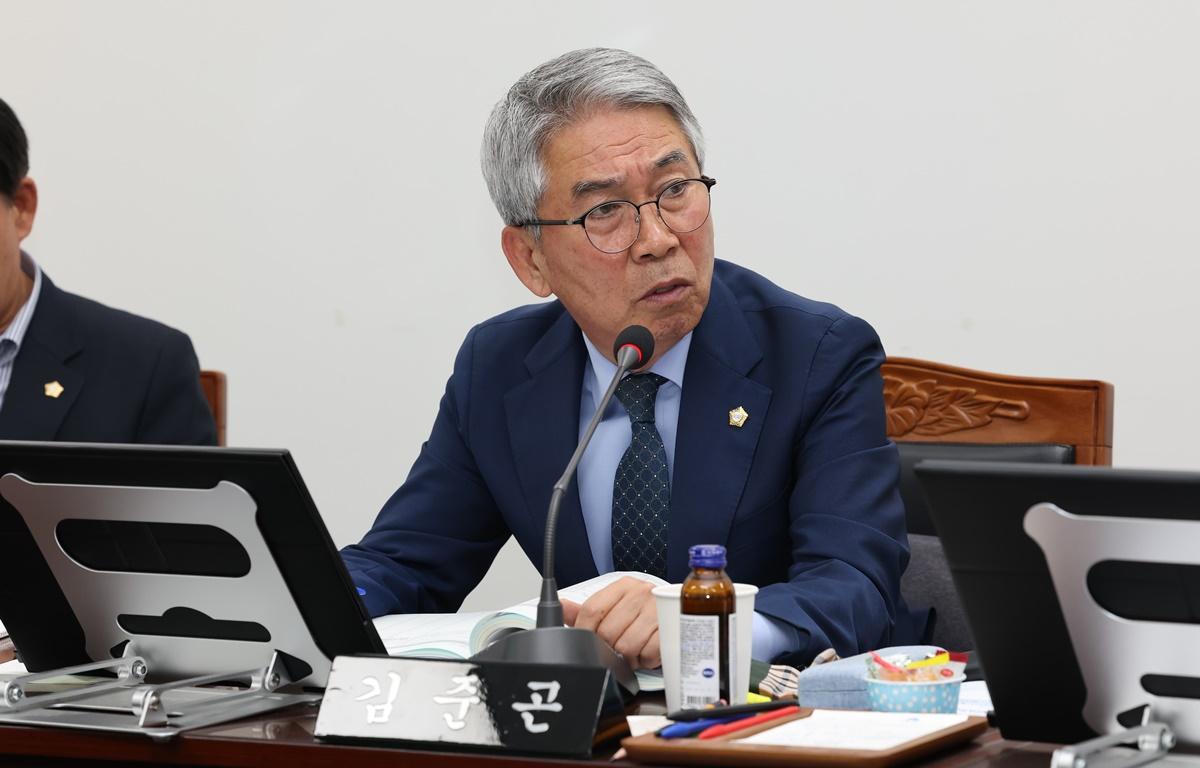 제335회 고흥군의회 임시회 제3차 산업건설위원회 첨부이미지 : 2025.4.16 제335회 고흥군의회 임시회 제3차 산업건설위원회 (8).JPG