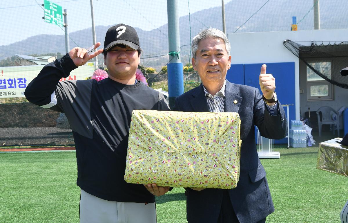 고흥군야구소프트볼 리그 개회식 및 회장 이취임식 첨부이미지 : 2025.3.23 고흥군야구소프트볼 리그 개회식 및 회장 이취임식 (28).JPG