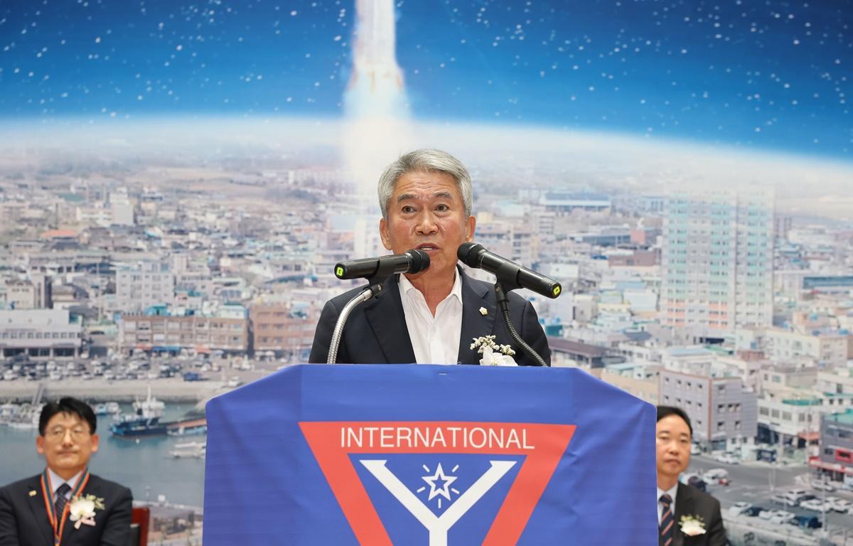 국제와이즈멘 녹동클럽 회장단 이취임식 첨부이미지 : 2025.6.27 국제와이즈멘 녹동클럽 회장단 이취임식 (12).JPG