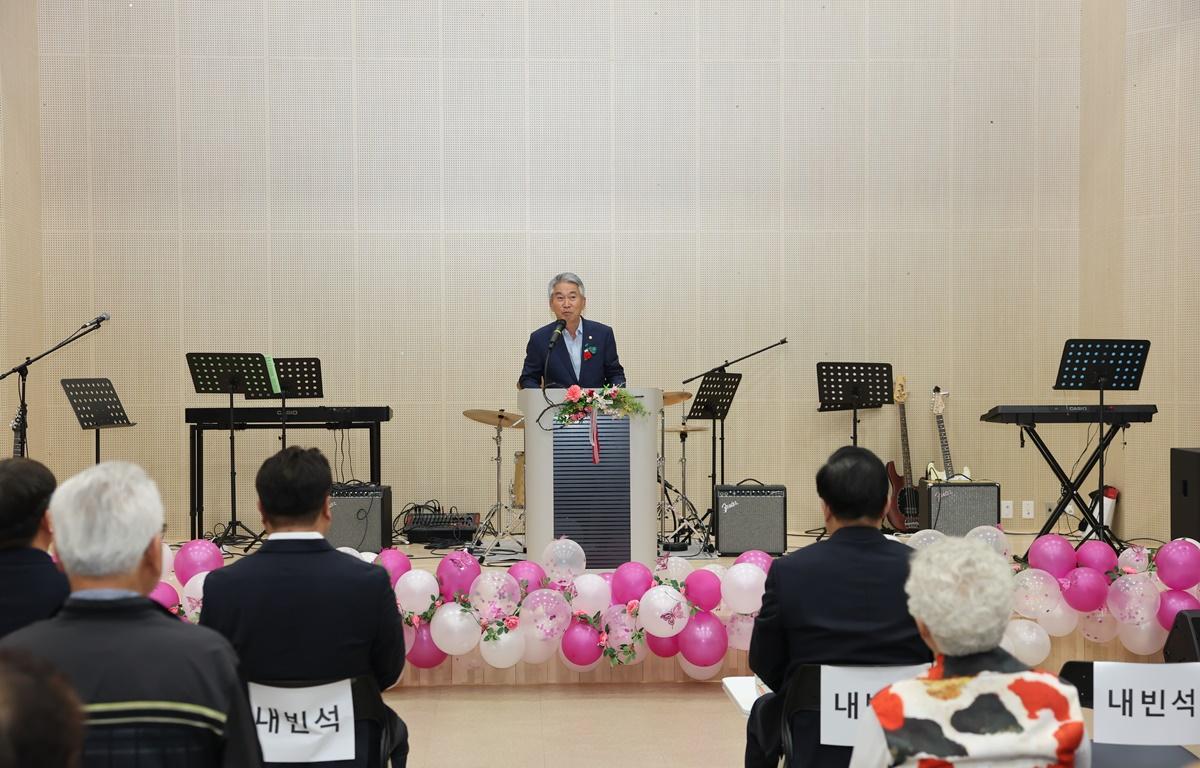 제53회 어버이날 기념행사「그대덕분愛 감사해孝」 첨부이미지 : 2025.5.8 제53회 어버이날 기념행사「그대덕분愛 감사해孝」 (2).JPG