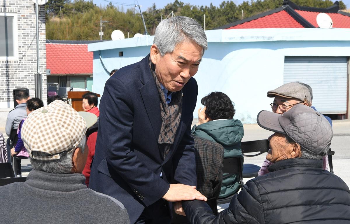 제2호 천수건강마을 지정 현판식 첨부이미지 : 2025.3.11 제2호 천수건강마을 지정 현판식 (3).JPG