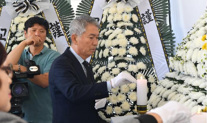 마가렛 피사렉 선종에 따른 합동 분향소 방문