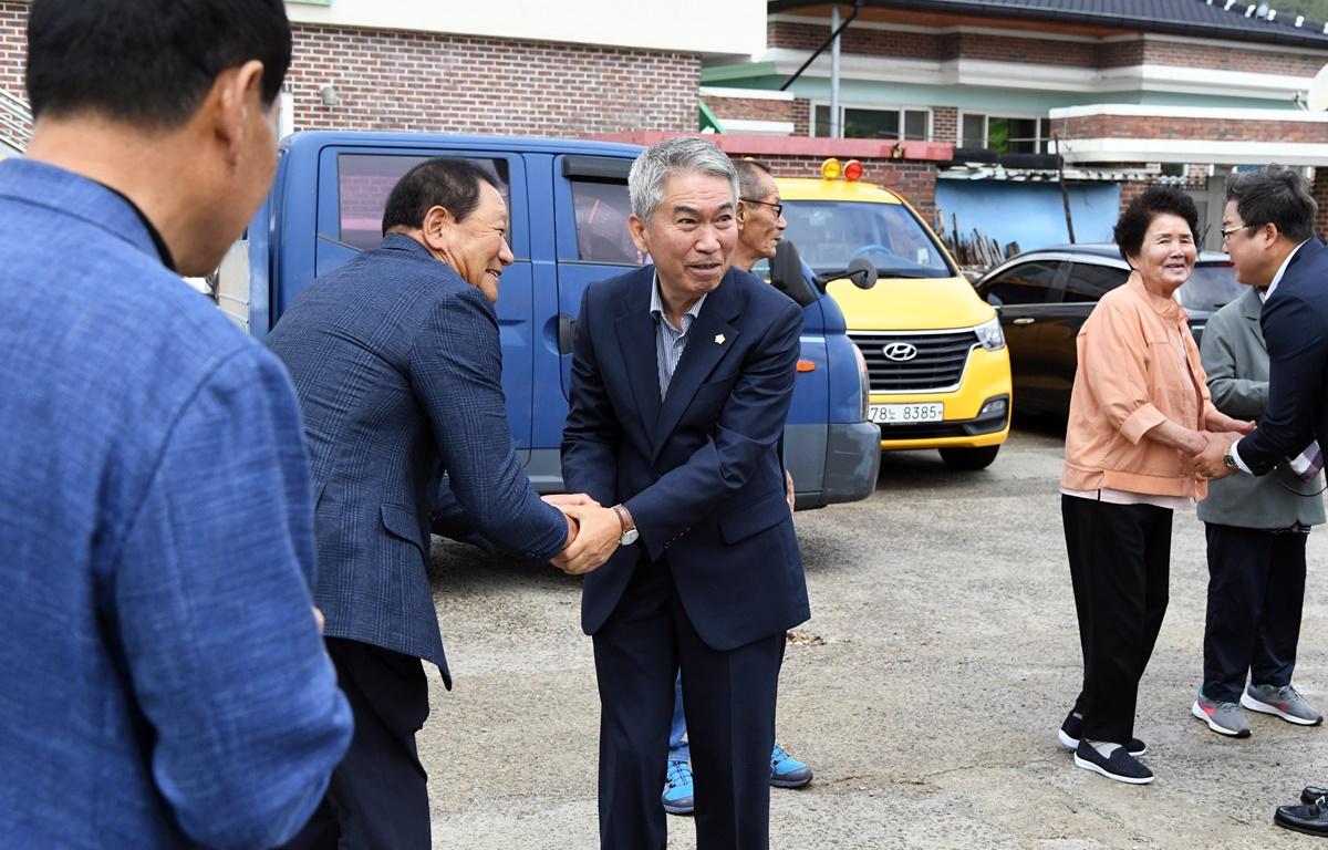 풍남항 정비공사 준공식 및 어버이날 경로잔치 첨부이미지 : 2023.05.06 풍남항 정비공사 준공식 및 어버이날 경로잔치 (10).JPG