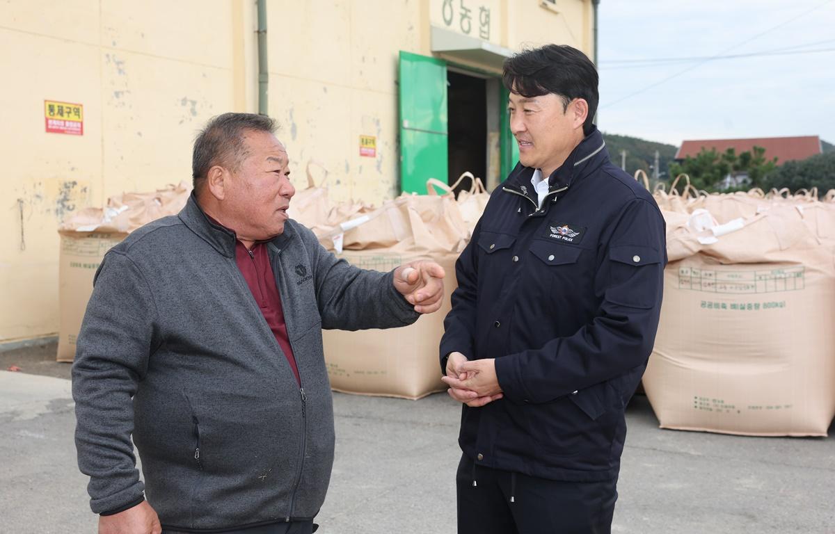 수매현장 방문(포두면) 첨부이미지 : 2025.11.12 수매현장 방문(포두면) (2).JPG